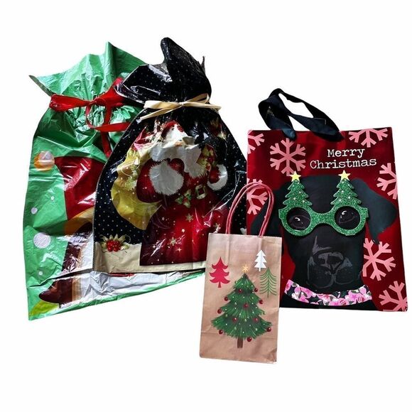 Bundle of Christmas Gift Bags - Picture 1 of 16